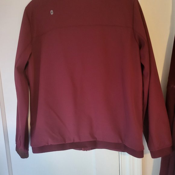 FIGS DISNEY LIMITED EDITION DISNEY BURGUNDY - Picture 10 of 13